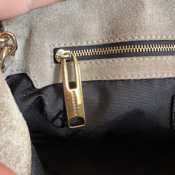 BURBERRY Mildenhall Large Signature Grain Leather Shoulder Bag Pearl Grey Chain - Picture 9 of 16